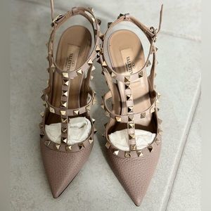 Authentic Valentino Garavani Woman's Rockstud Shoes Nude High Heels Size 38 1/2